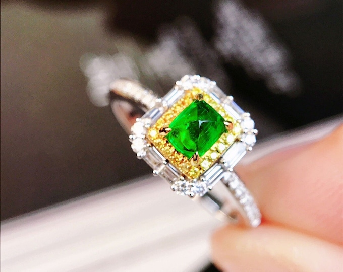 Luxurious Natural Zambia Vivid green emerald ring/18k gold emerald ring and yellow diamonds/Halo emerald ring/Unique emerald jewelry/Vintage