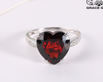 Heart Shape garnet gemstone-18k gold  natural garnet engagement promise wedding engagement ring/Pigeon Blood red garnet/Unique special gift