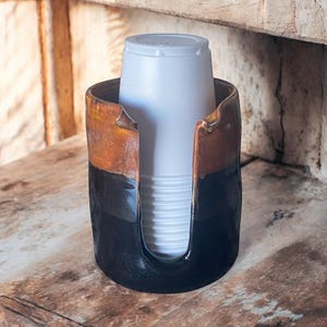 Cinnamon and Black 3-Ounce Dixie Cup Holder - Stylish Solo Cup Dispenser for Practical and Organized Cup Access