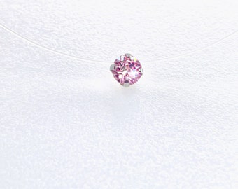 Unsichtbare Halskette – Mini Swarovski® Elements Kristall 4 mm Pink Solitaire Anhänger – 925 Silber – Transparenter Nylonfaden-Halsreif – klein