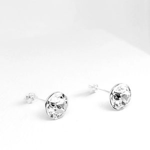 Boucles doreilles Cristal Swarovski® Elements Brillant 4 mm 6 mm 8 mm Argent 925 Clous Transparent Minimaliste Femme Bride image 4