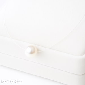 Ivoorwitte parelketting | Onzichtbare ketting met transparante nylondraad | 8 mm schelpparel | Sluiting van 925 zilver of verguld