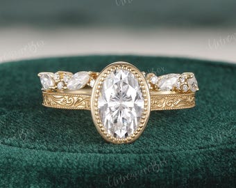 Vintage Oval Moissasnite Milgrain Bezel Engagement Ring Set Art Deco Cluster Wedding Band Unique Women Bridal Engraved Gold Custom Rings