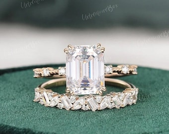 Unique Emerald Cut 2.5CT Moissanite Engagement Ring Set White Gold Dainty Ring Cluster Wedding Band Promise Ring Set Bridal Set Women