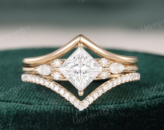 Juego de anillos de compromiso con moissanita de corte princesa en racimo, exclusivo juego de anillos nupciales de oro amarillo con moissanita de corte princesa, juego de anillos de boda Art Deco