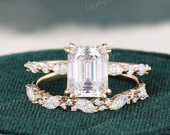 2.5CT Emerald Cut Moissanite Engagement Ring Set Yellow Gold Marquise Band Unique Double Claws Hidden Halo Bridal Set Wedding Ring Set Women