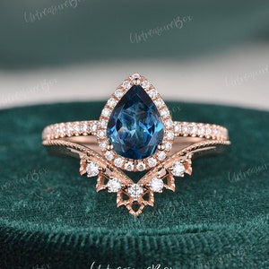 London Blue Topaz Bridal Set 2pcs Art Deco Pear Shaped Engagement Ring Rose Gold Women Vintage Wedding Ring Unique Halo Classic Promise Ring