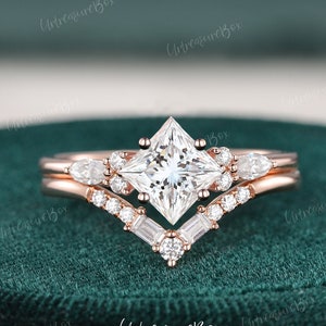 Unique Princess Cut Engagement Ring Set Women 1.2ct Moissanite Rose Gold Bridal Set Diamond Cluster Ring Vintage Baguette Wedding Ring Sets
