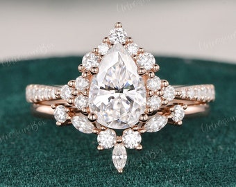Moissanite Engagement Ring Set Rose Gold 1.5ct Pear Shaped Moissanite Bridal Set Women Diamond Cluster Wedding Set Unique Floral Halo Ring