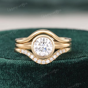 1CT Round Lab Grown Diamond Engagement Ring Set Bezel Set Diamond Bridal Set Solid 14K Gold Mini Solitaire Wedding Ring Set IGI Certificated