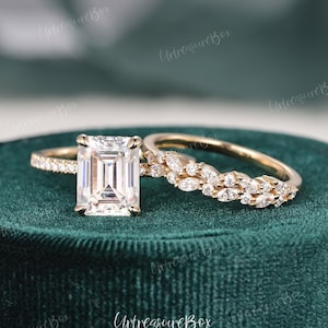 Hidden Halo 2.5ct Emerald Cut Moissanite Engagement Ring Set Vintage Bridal Set Rose Gold Vine Stacking Solitaire Ring Leaf Wedding Ring Set
