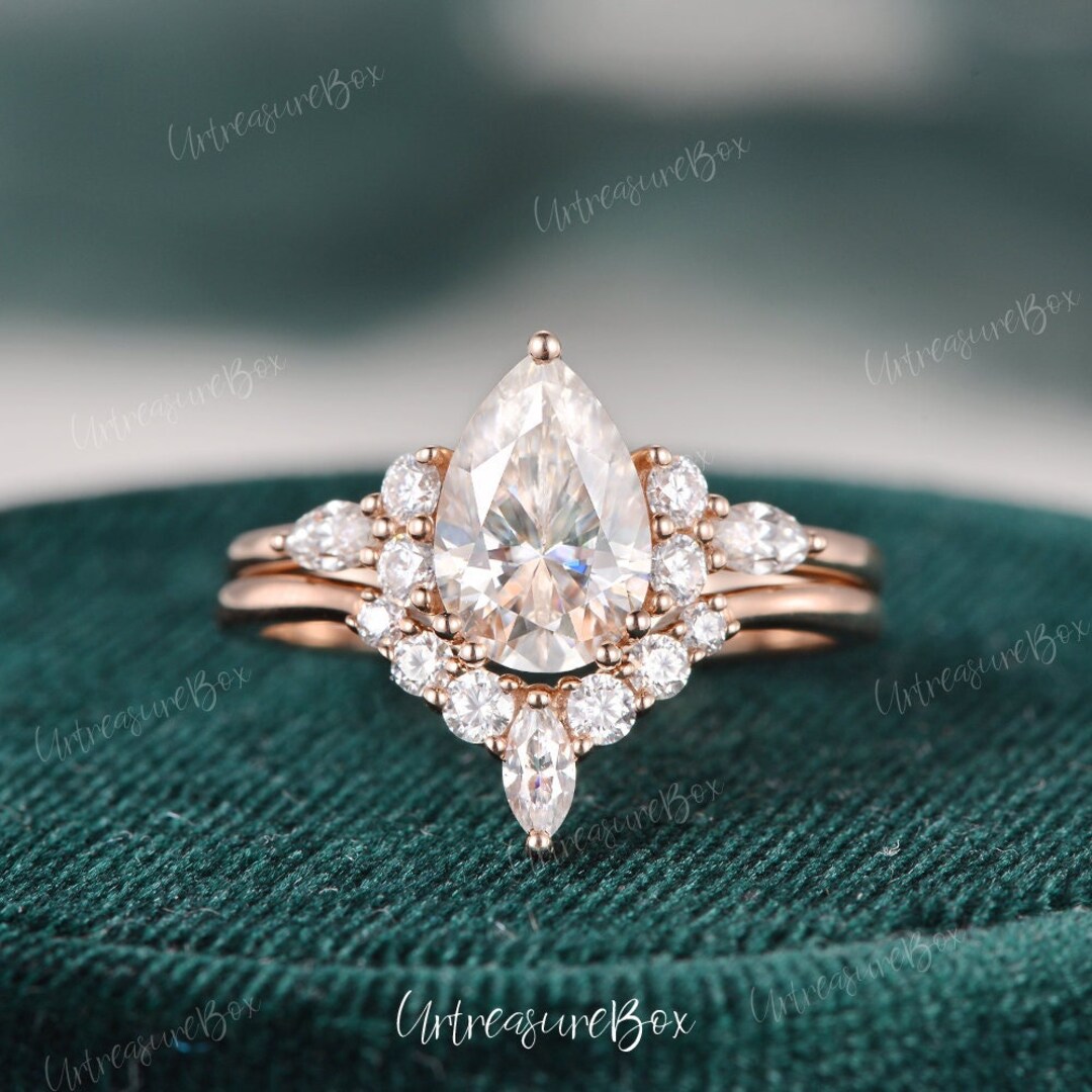 最安値 1.5ct Pear Vintage Set Ring Engagement Moissanite Shaped トップス