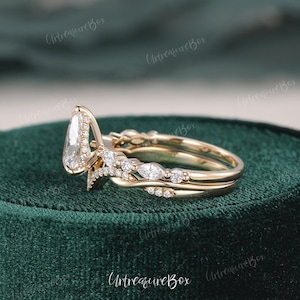 IGI Certificated Pear Shaped Lab Grown Diamond Engagement Ring Set ...