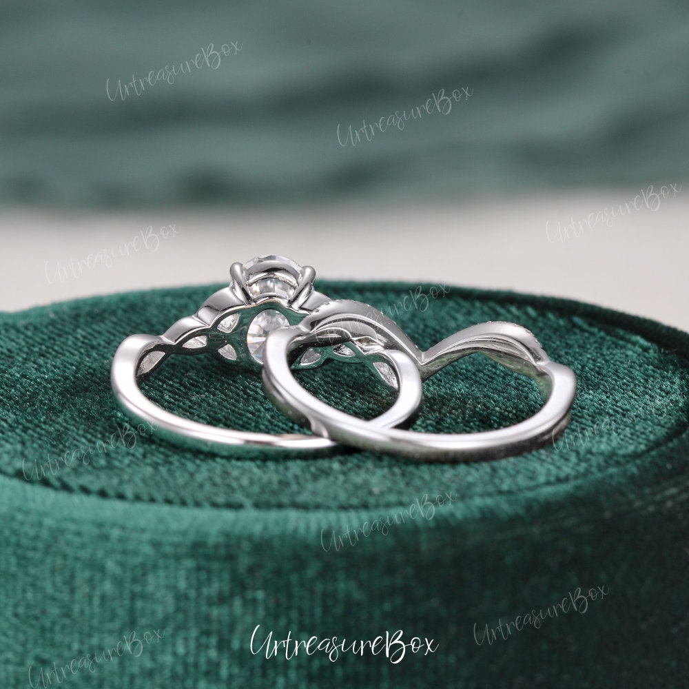 Moissanite Accented Celtic Knot Engagement Ring Enr843