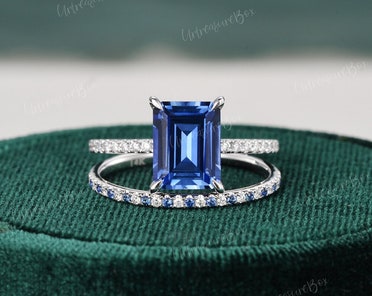 2.5CT エメラルドカット サファイア エンゲージリングセット 隠し