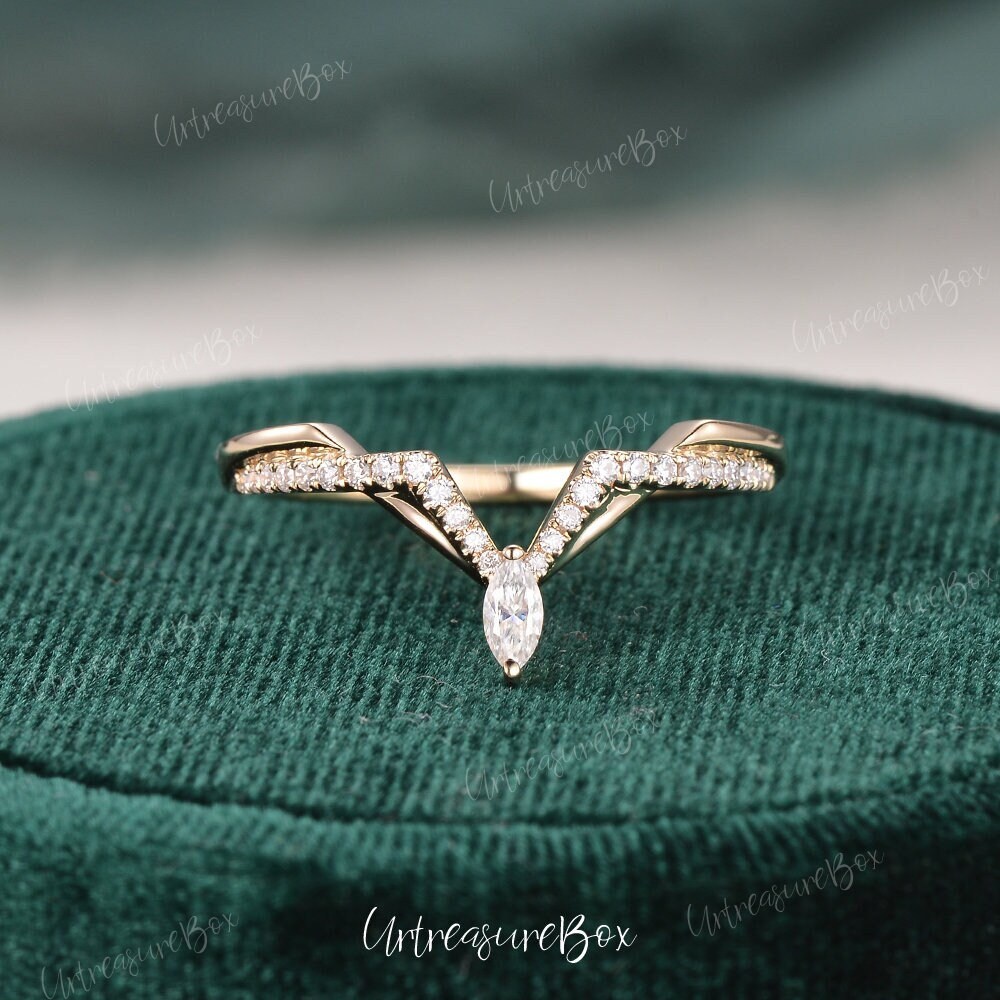 Wedding Bands 0.81 Ctw Wedding Band For Women - 18K Yellow Gold Simulated  Diamond Wedding Band Women, image size:1000x1000