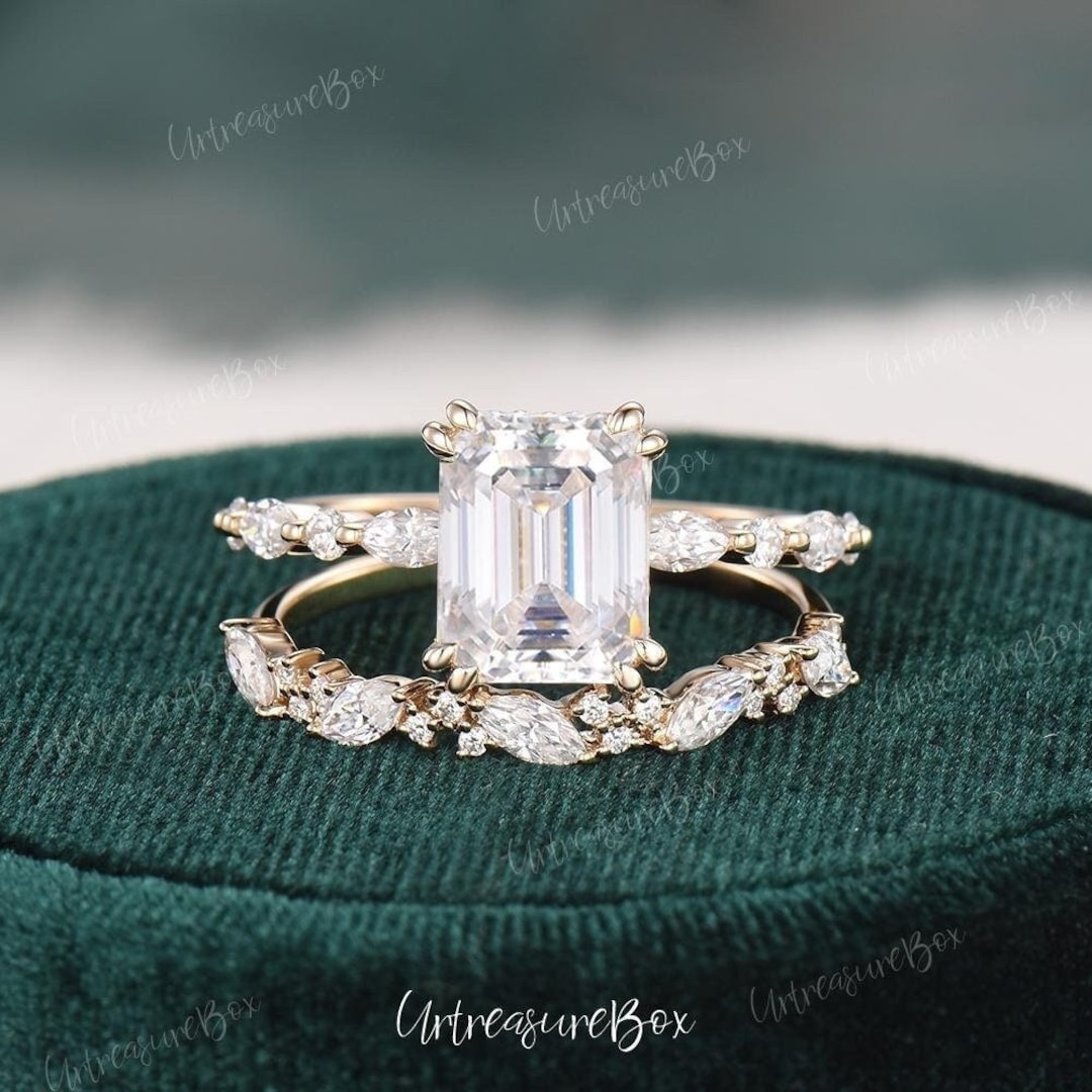 2.5CT Emerald Cut Moissanite Engagement Ring Set Yellow Gold