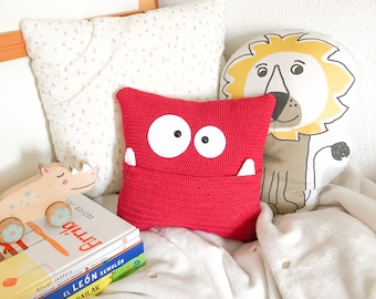 Little Monster Cushion Crochet Pattern - Spanish and English