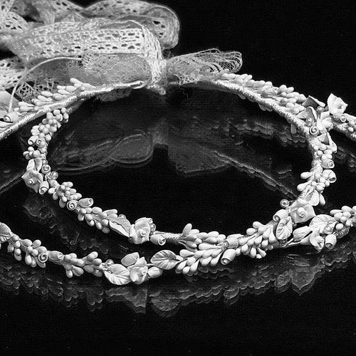 Traditional Handmade Stefana with porcelain buds, flowers and shops leaves / Χειροποίητα Στέφανα με μπουμπούκια, άνθη και φύλλα από πορσελάνη