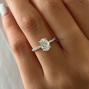 Bestseller 1 Karat E-VVS1 Oval Schnitt Verlobungsring Oval Lab gewachsen Diamant Ring Minimalist Ring 14k Gold Versteckter Halo Ring