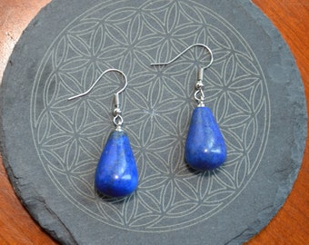 Lapis lazuli earrings, drop pearl, platinum-plated brass metal elements for pierced ears.