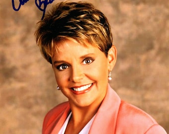 Amanda Bearse Autograph A terribly nice family