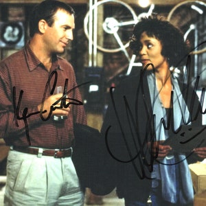 ボディガード キャストサイン入り写真 20 x 30 cm | ホイットニー