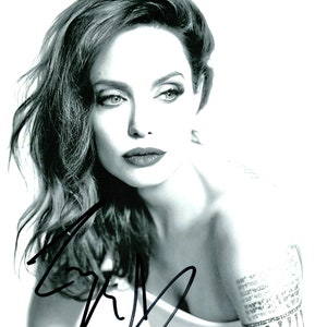 Angelina Jolie autograph
