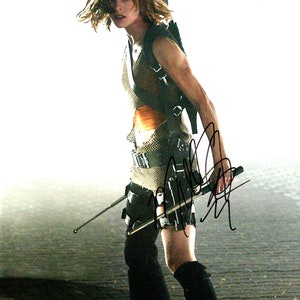 Milla Jovovich autograph