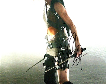 Milla Jovovich autograph