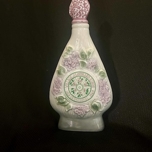 Jim Beam-karaf lila paarse bloemen- Village Lombard IL Centennial