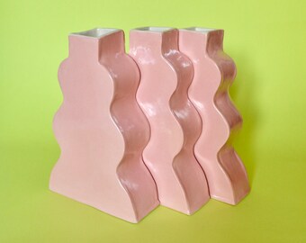 Handmade ceramic wavy vase in pink