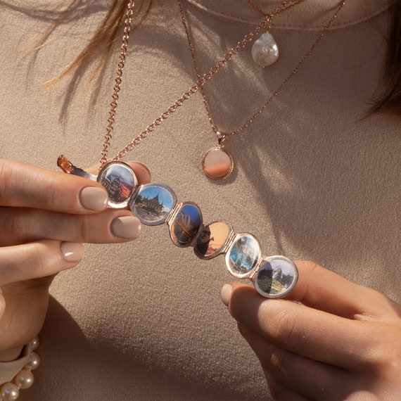 Six sale picture locket