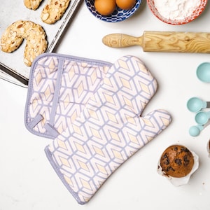 Oven Mitts, Oven Mitt, Mom Gift, Housewarming Gift, Oven Mitts, Oven Mitt, Pink, Mothers Day Gift, Kitchen, Baking, Lola Pink