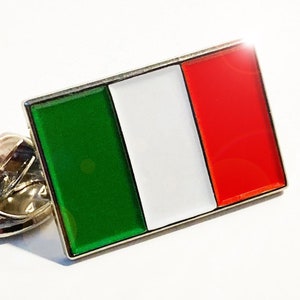 National Flag Of Italy - Top Quality Enamel Pin Badge - (12mm x 20mm)