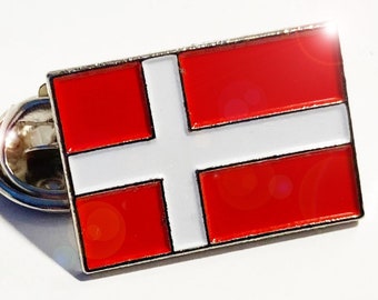 National Flag Of Denmark - Top Quality Enamel Pin Badge - (12mm x 20mm)