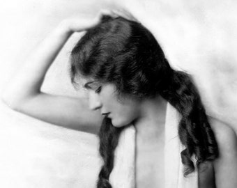 Ziegfeld Follies - Alice Wilkie Monochrome Photo Print 03 (Tamaño A4 - 210 x 297mm - 8.5" x 11.75")