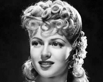 Lana Turner Monochrome Photo Print 12 (A4 Size - 210 x 297mm - 8.5" x 11.75")