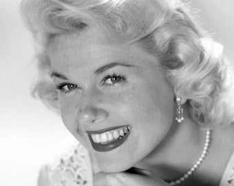 Doris Day Monochrome Photo Print 06 (A4 Size - 210 x 297mm - 8.5" x 11.75")