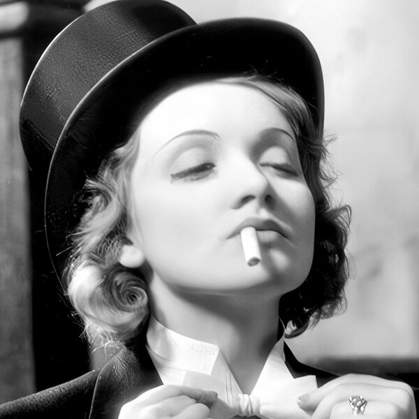 Marlene Dietrich Monochrome Fotodruck 28 (A4 Größe - 210 x 297mm - 8,5" x 11,75")