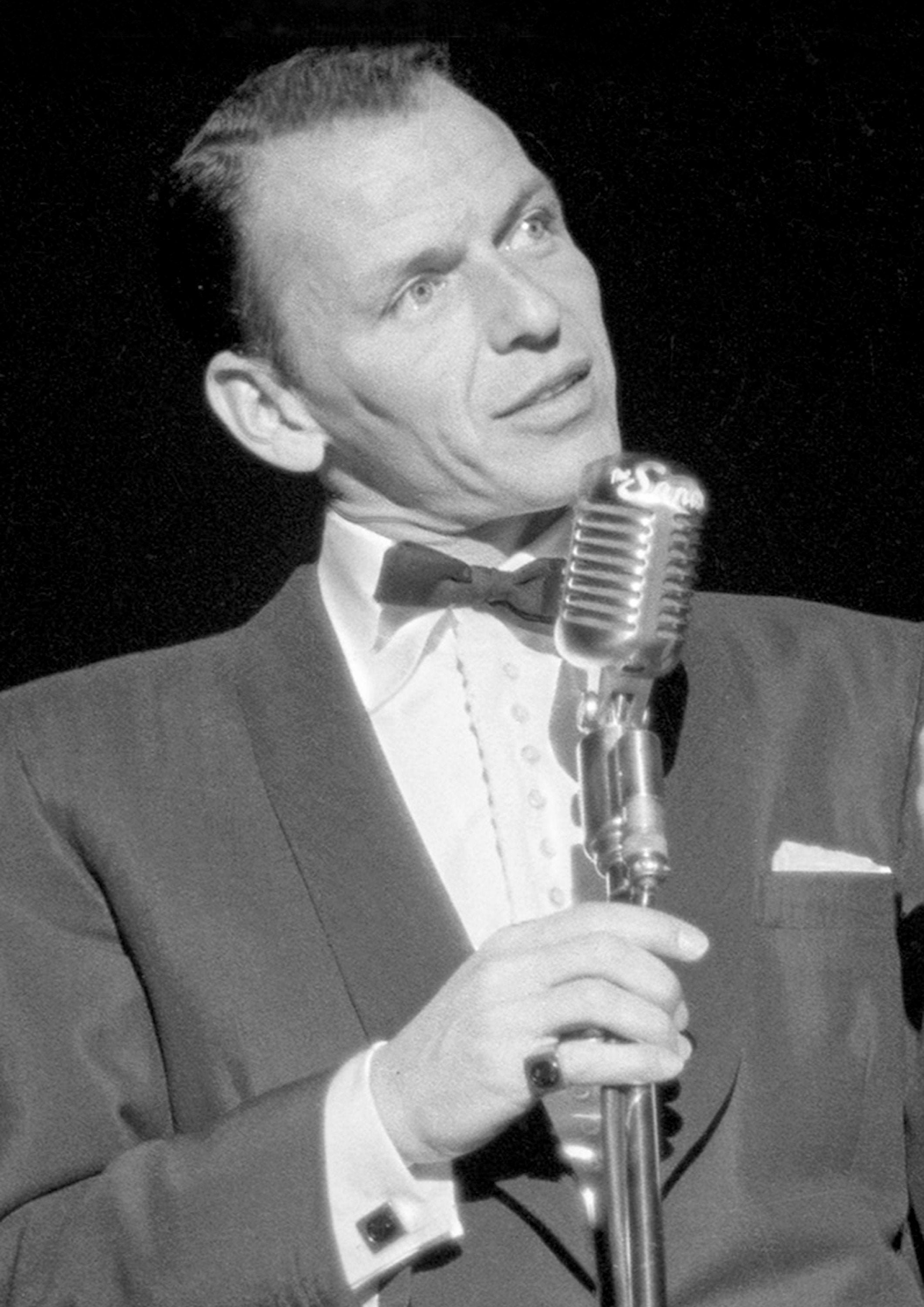 Фрэнк певец. Фрэнк Синатра джазовый исполнитель. Джазовый писатель Фрэнк Синатра. Frank Sinatra обои.
