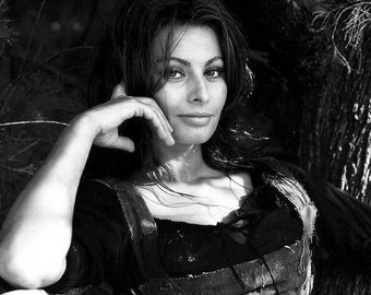 Sophia Loren Monochrome Photo Print 52 (A4 Size - 210 x 297mm - 8.5" x 11.75")