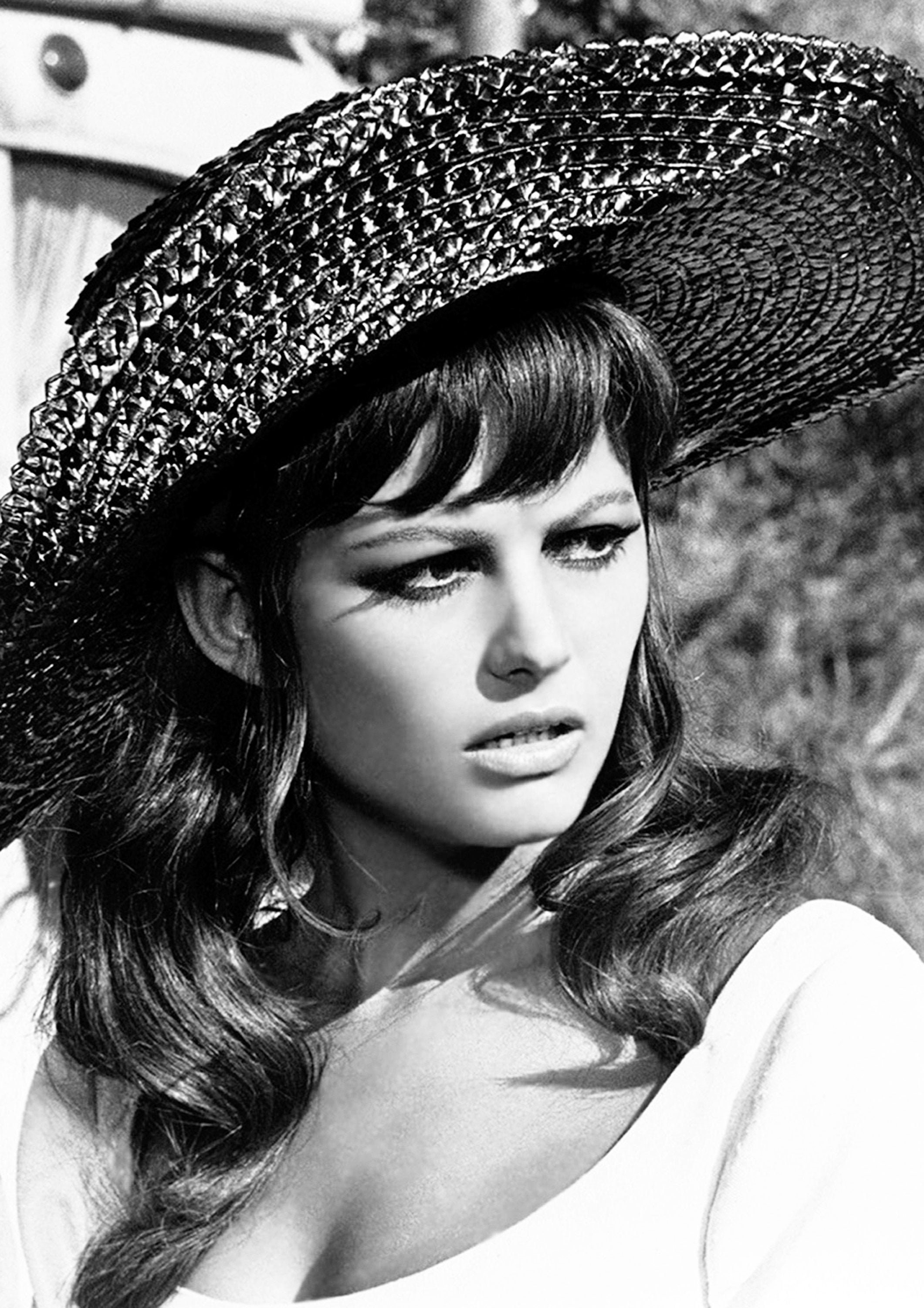 Claudia Cardinale Red Outfit Photo Print (8 X 10) Item DAP15431