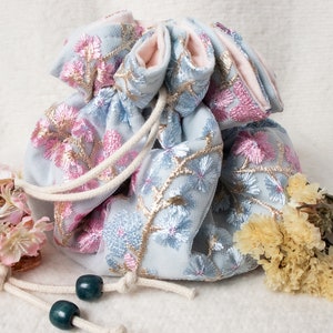 Druid's Dream - Blue/Pink Flower Dice Bag with Pockets