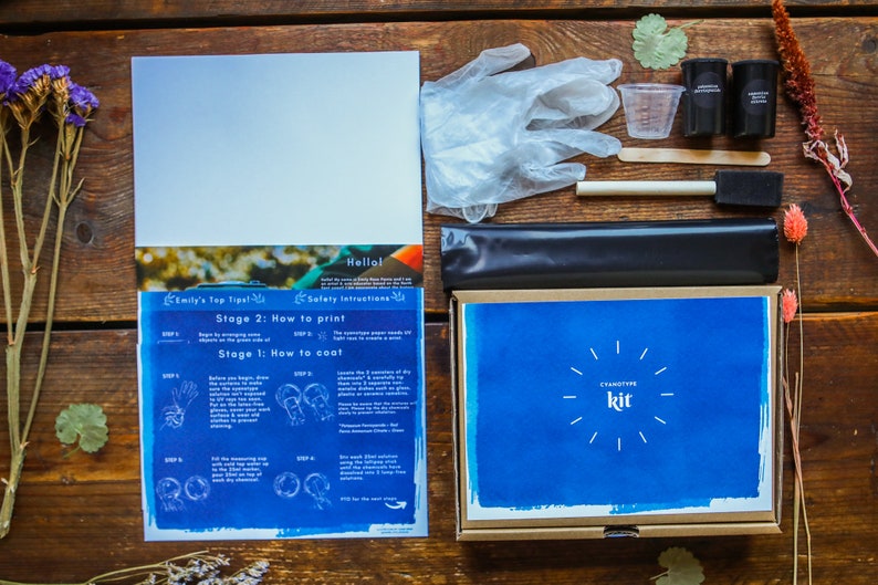 Explore cyanotype printing using this cyanotype kit. Including everything you nee to start your cyanotype journey, from mixing the chemistry to printing.