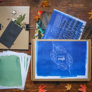 A cyanotype craft kit, aimed at children, young adults and adults. Learn how to create cyanotype prints using the sun! This fun kit covers everything you need. Perfect for the summer holidays and birthday gifts!