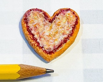 Miniature Heart Pizza Magnet