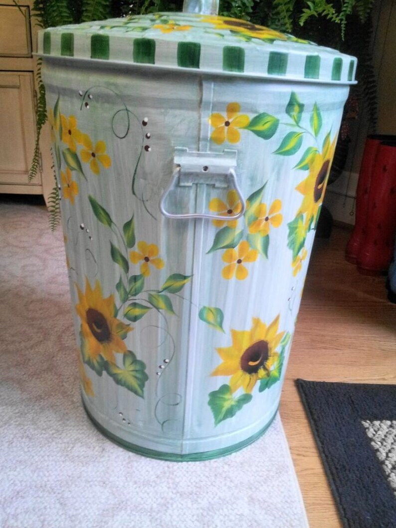 Hand Painted Trash/garbage Can 20 Gallon Light Hunter Wash, Bright