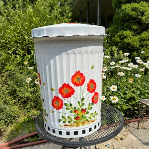 Hand Painted Trash/Garbage Can - 20 Gallon Bright, Red/Orange Poppies, Greenery, Black Checked Lid Rim And Can Base