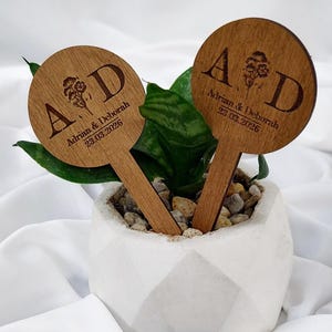 Décoration personnalisée de piquets de plantes en bois - Cadeau d'accessoires pour jardin personnalisé pour fleurs en pot